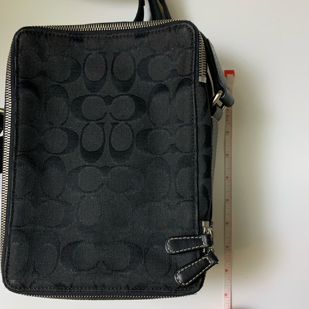 Men’s Signature CC Crossbody Bag - Picture 4 of 12